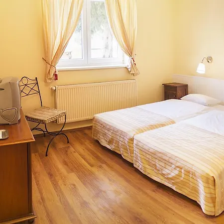 招待所 西佩基别墅酒店 3*